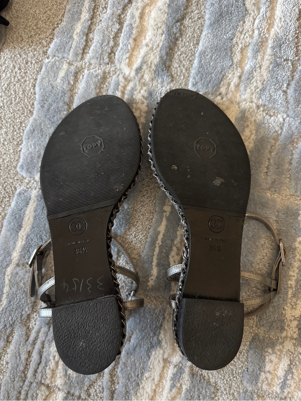 Chanel Metallic Silver Leather T-Strap Thong Sandals - Chain Details & CC Logo - Picture 7 of 8